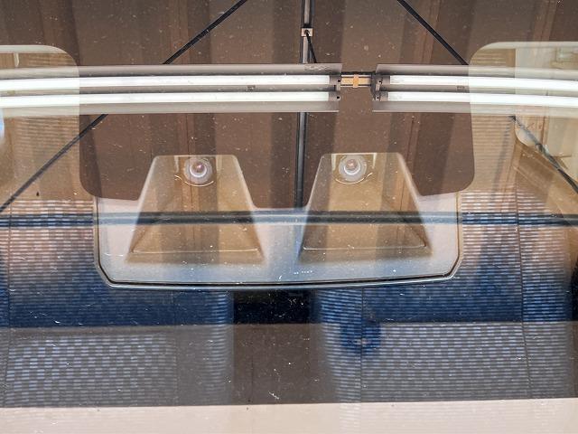 ハイゼットカーゴＤＸサポカーＳワイド適合　ラジオ　エアコン　アクセサリーソケット　コーナーセンサー　アイドリングストップ　光軸調整ダイヤル　横滑り防止機能　誤発進抑制機能　パワーウインドウ　キーレス（神奈川県）の中古車