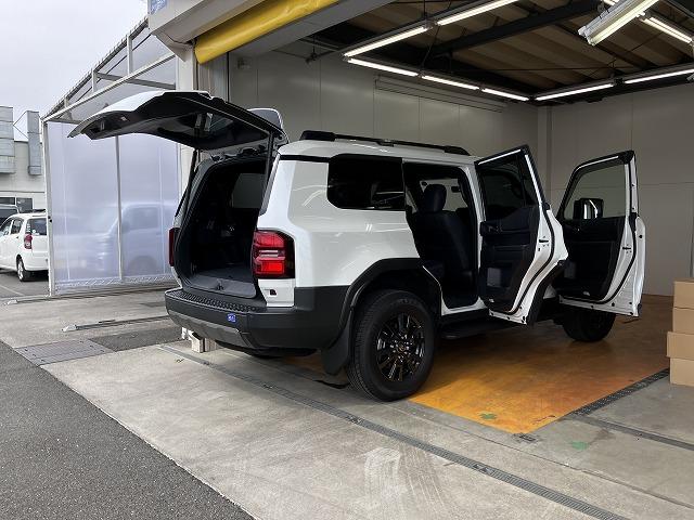 ランドクルーザー２５０ＶＸ　ナビ　Ｂカメラ　ＥＴＣ　レーダークルーズコントロールサポカーＳワイド適合　ナビ　Ｂカメラ　ＥＴＣ　パノラマモニター対応　３列シート　ステアリングスイッチ　レーダークルーズコントロール　パワーシート　デジタルルームミラー　サンルーフ　電動テールゲート（神奈川県）の中古車