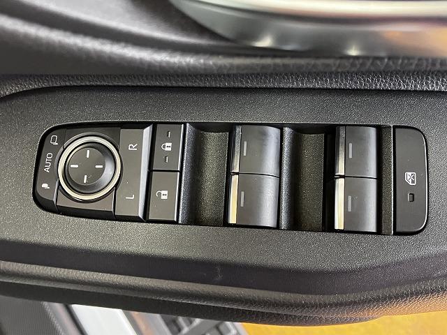 ランドクルーザー２５０ＶＸ　ナビ　Ｂカメラ　ＥＴＣ　レーダークルーズコントロールサポカーＳワイド適合　ナビ　Ｂカメラ　ＥＴＣ　パノラマモニター対応　３列シート　ステアリングスイッチ　レーダークルーズコントロール　パワーシート　デジタルルームミラー　サンルーフ　電動テールゲート（神奈川県）の中古車