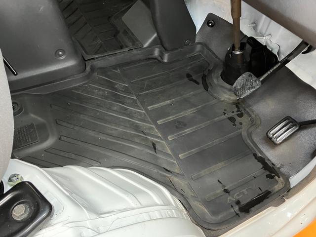 アクティトラックＳＤＸ三方開　Ｂカメラ　カーナビ　エアコン　荷台作業灯　光軸調整ダイヤル　パワーウインドウ　キーレス（神奈川県）の中古車