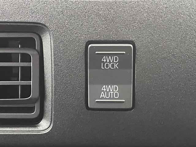 ハイゼットカーゴDX4WD サポカーSワイド適合 ラジオ エアコン リヤファン アクセサリーソケット コーナーセンサー アイドリングストップ 光軸調整ダイヤル 横滑り防止機能 誤発進抑制機能 パワーウインドウ キーレス(神奈川県)の中古車