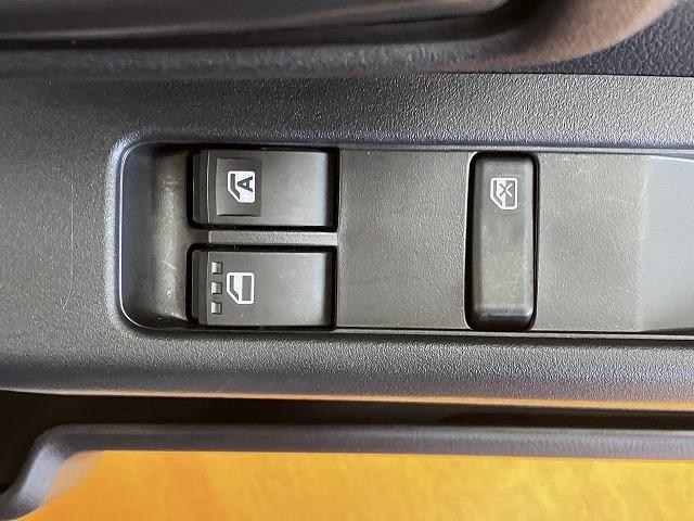 ハイゼットカーゴDX4WD サポカーSワイド適合 ラジオ エアコン リヤファン アクセサリーソケット コーナーセンサー アイドリングストップ 光軸調整ダイヤル 横滑り防止機能 誤発進抑制機能 パワーウインドウ キーレス(神奈川県)の中古車