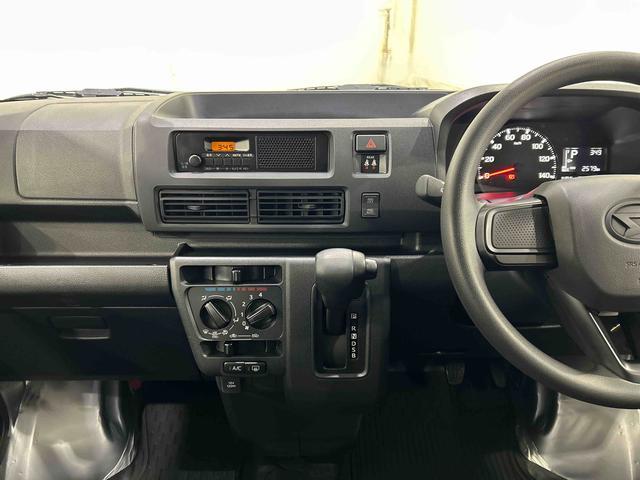 ハイゼットカーゴＤＸ４ＷＤ　サポカーＳワイド適合　ラジオ　エアコン　アクセサリーソケット　コーナーセンサー　アイドリングストップ　光軸調整ダイヤル　横滑り防止機能　誤発進抑制機能　パワーウインドウ　キーレス（神奈川県）の中古車