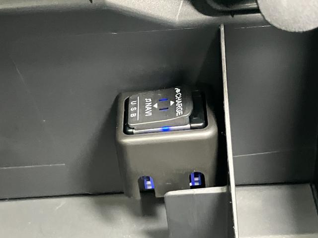 コペンＧＲ　スポーツオープンカー　二人乗　アクティブトップ　ｍｏｍｏ製ステアリングホイール　レカロ製スポーツシート　ＢＢＣ製アルミホイール　ＥＴＣ　ＵＳＢ接続端子　シートヒーター　カーナビ　ドラレコ（神奈川県）の中古車