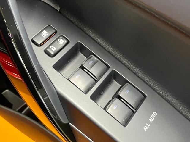 オーリスハイブリッド ドラレコ Bカメラ ナビ ETC キーフリー衝突軽減ブレーキシステム ドラレコ Bカメラ ナビ ステアリングスイッチ 横滑り防止機能 Pスタート 誤発進抑制装置 電動格納ミラー ETC パワーウィンドウ キーフリー(神奈川県)の中古車