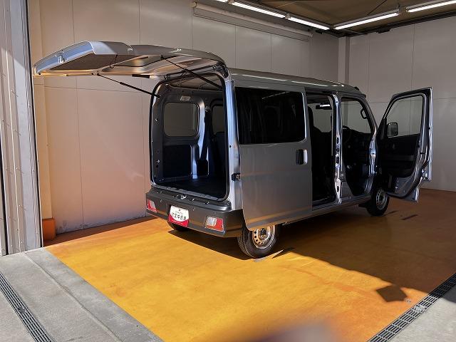 ハイゼットカーゴDXサポカーSワイド適合 オーバーヘッドシェルフ ラジオチューナー エアコン アクセサリーソケット 誤発進抑制装置 横滑り防止機能 コーナーセンサー アイドリングストップ パワーウィンドウ キーレス(神奈川県)の中古車
