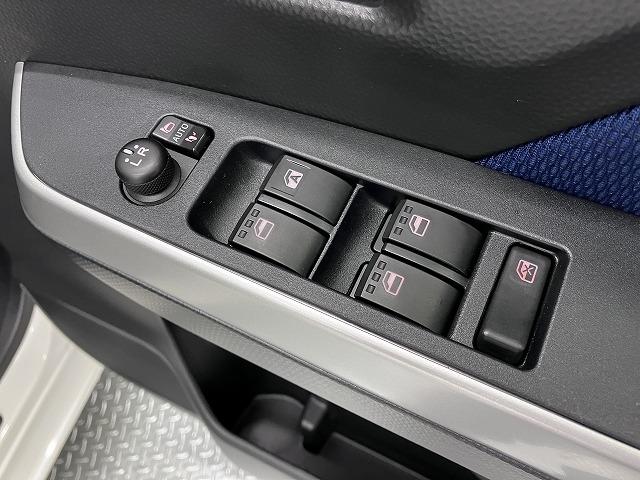 トールカスタムＧ　リミテッド　ＳＡIII　ドラレコ　ＢカメラサポカーＳワイド適合　ナビ　オートエアコン　電動格納ミラー　パワーウィンドウ　Ｐスタート　誤発進抑制装置　横滑り防止機能　両側オートスライドドア　オートハイビーム　パノラマモニター対応　キーフリー（神奈川県）の中古車