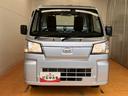 電子制御式４ＷＤ　電動モーター式　三方開　５段マニュアルシフトレバー　ラジオ　エアコン　アイドリングストップ　コーナーセンサー　荷台作業灯　直押式　Ｈｉ−Ｌｏモード切替レバー（神奈川県）の中古車