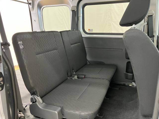 ハイゼットカーゴクルーズ　／４ＷＤ／オーディオレス／キーフリー／オートライトイモビライザー　レーンアシスト　オートマチックハイビーム　キーフリー　オートライト　Ａストップ　Ｗエアバック　４ＷＤ　スマートキー　記録簿　運転席エアバッグ　横滑り防止装置　ＡＢＳ　レーダーブレーキ（富山県）の中古車