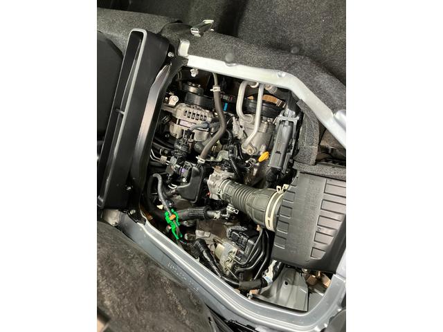 ハイゼットカーゴクルーズ　／４ＷＤ／オーディオレス／キーフリー／オートライトイモビライザー　レーンアシスト　オートマチックハイビーム　キーフリー　オートライト　Ａストップ　Ｗエアバック　４ＷＤ　スマートキー　記録簿　運転席エアバッグ　横滑り防止装置　ＡＢＳ　レーダーブレーキ（富山県）の中古車