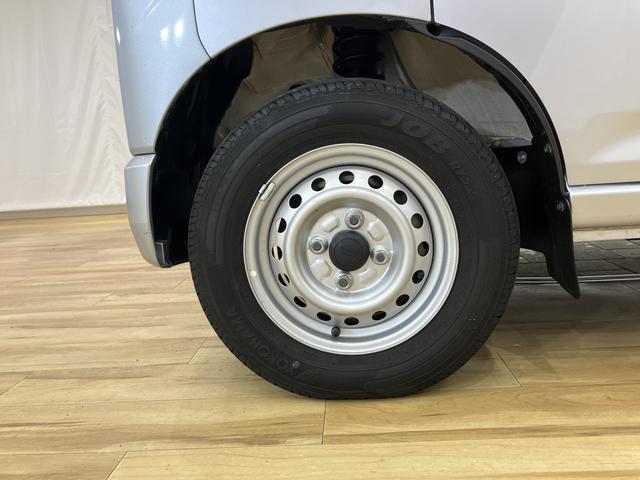 ハイゼットカーゴクルーズ /パートタイム4WD/キーフリー/オーディオレスイモビライザー レーンアシスト オートマチックハイビーム キーフリー オートライト Aストップ Wエアバック 4WD スマートキー 記録簿 運転席エアバッグ 横滑り防止装置 ABS レーダーブレーキ(富山県)の中古車