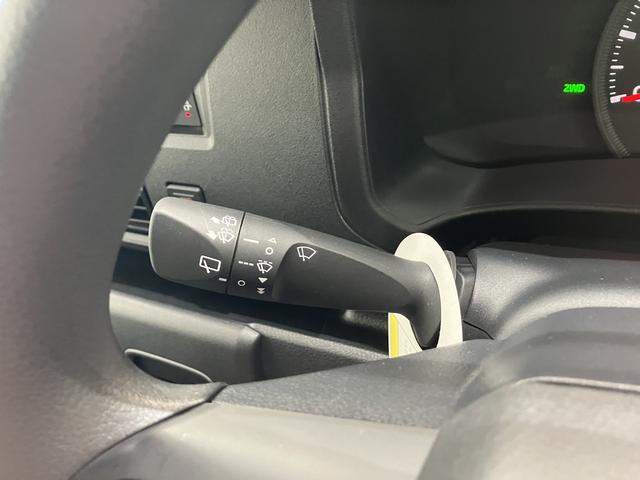 ハイゼットカーゴクルーズ /パートタイム4WD/キーフリー/オーディオレスイモビライザー レーンアシスト オートマチックハイビーム キーフリー オートライト Aストップ Wエアバック 4WD スマートキー 記録簿 運転席エアバッグ 横滑り防止装置 ABS レーダーブレーキ(富山県)の中古車