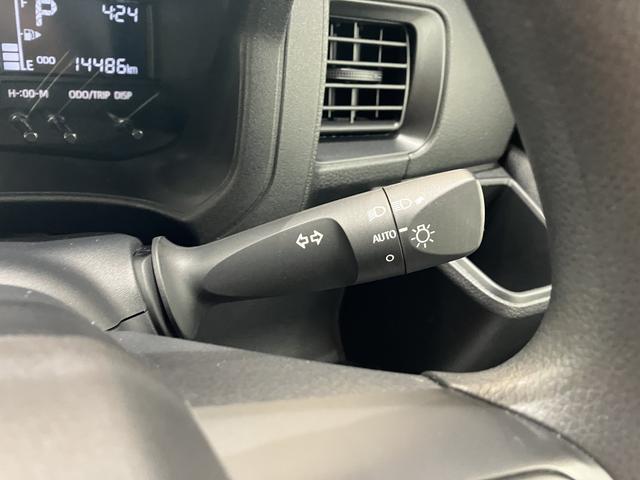 ハイゼットカーゴクルーズ /パートタイム4WD/キーフリー/オーディオレスイモビライザー レーンアシスト オートマチックハイビーム キーフリー オートライト Aストップ Wエアバック 4WD スマートキー 記録簿 運転席エアバッグ 横滑り防止装置 ABS レーダーブレーキ(富山県)の中古車