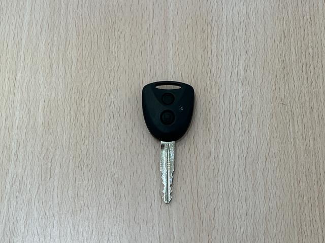 ミラトコットL SAIII /4WD/CDオーディオ/キーレスエントリーキーレス 衝突軽減システム 衝突安全ボディ 記録簿 ABS オートライト 両席エアバッグ 4WD LEDヘッドランプ アイドリングストップ エアバッグ(富山県)の中古車