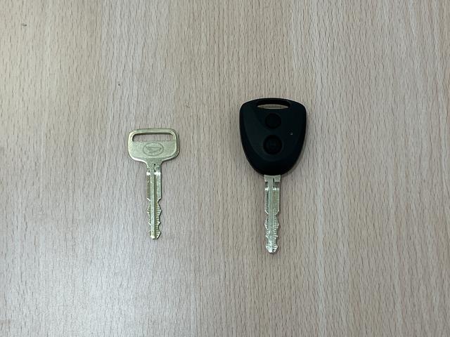 ムーヴＬ　／オーディオレス／キーレスエントリー／両側スライドドア両側スライドドア　オーディオレス　誤発進抑制装置　キーレスエントリー　衝突安全ボディ　アイドリングストップ　オートハイビーム　レーンアシスト（富山県）の中古車