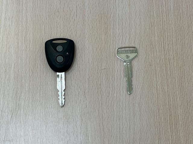 ミラＸスペシャル　／５速マニュアルミッション／キーレスエントリ５速マニュアルミッション　ダブルエアバック　キーレスエントリーキー　エアーバッグ　ＡＢＳ　メンテナンスノート（富山県）の中古車