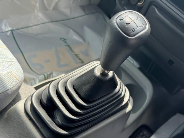 ＮＶ１００クリッパーバンＧＸ平成１７年式　５ＭＴ車（福岡県）の中古車
