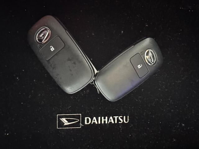 ロッキープレミアムＧ　ＨＥＶ令和４年式　純正フルセグナビ　ＥＴＣ　ドラレコ　衝突低減ブレーキ（福岡県）の中古車
