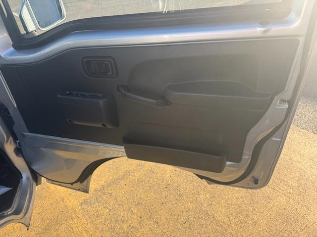 ハイゼットトラックエクストラＳＡIIIｔＣＤチューナー　衝突低減ブレーキ　パワーウィンドウ　４ＷＤ　４ＡＴ　オートマチック車　アルミホイール付（福岡県）の中古車