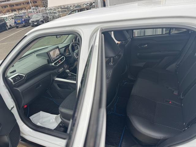 ロッキープレミアムＧ　ＨＥＶ純正フルセグナビ　ＥＴＣ　ドラレコ　パノラマモニター　Ｂｌｕｅｔｏｏｔｈ　ホイールロックナット　新車保証継承付（福岡県）の中古車