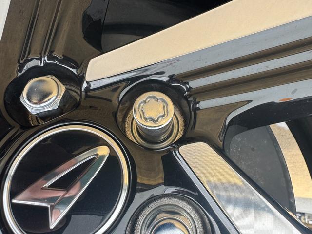 ロッキープレミアムＧ　ＨＥＶ純正フルセグナビ　ＥＴＣ　ドラレコ　パノラマモニター　Ｂｌｕｅｔｏｏｔｈ　ホイールロックナット　新車保証継承付（福岡県）の中古車