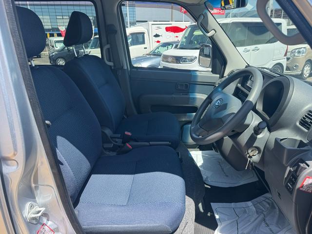 ハイゼットカーゴクルーズ４ＷＤ　オートマチック車　社外アルミホイール　　ＣＤチューナー（福岡県）の中古車