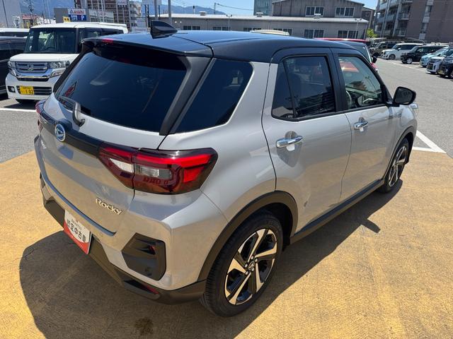 ロッキープレミアムG HEV弊社デモカーUP車 新車保証継承付 純正ディスプレイオーディオ バックモニター(福岡県)の中古車