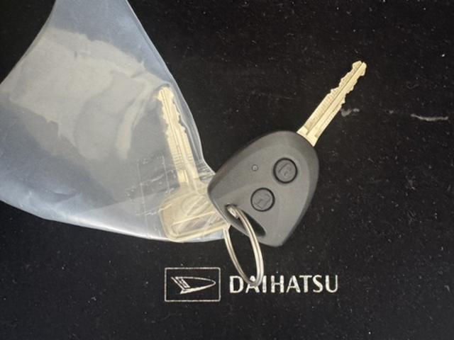 ハイゼットカーゴDX弊社デモカーUP車 新車保証継承付 両側スライドドア 衝突軽減ブレーキ オートマチックハイビーム 横滑り防止装置 アイドリングストップ(福岡県)の中古車