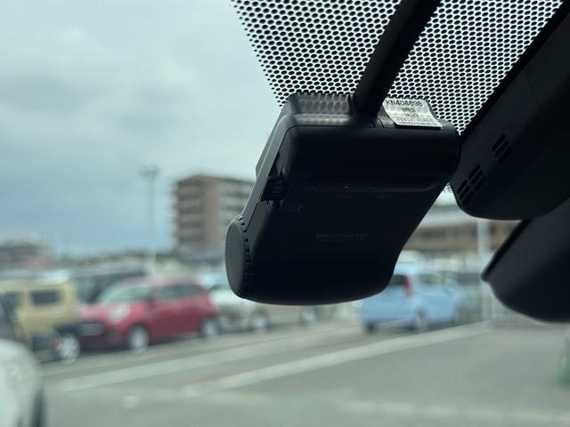 プリウスSセーフティプラスナビ地デジTV バックカメラ Bluetooth スマートキー ETC 前ドライブレコーダー LEDヘッドライト 衝突軽減ブレーキ アイドリングストップ(福岡県)の中古車