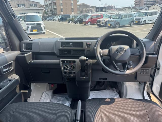 ハイゼットカーゴDX新車保証継承付 弊社デモカーUP車 1dinラジオ 両側スライドドア オートライト 衝突軽減ブレーキ 横滑り防止装置 アイドリングストップ クリアランスソナー(福岡県)の中古車