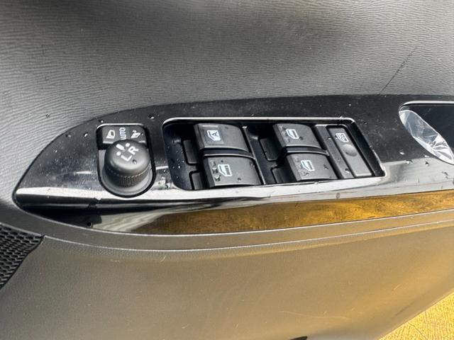 タントカスタムＸ　トップエディションＳＡIIナビ地デジＴＶ　バックカメラ　Ｂｌｕｅｔｏｏｔｈ　スマートキー　片側電動スライドドア　オートライト　ＬＥＤヘッドライト　衝突軽減ブレーキ　横滑り防止装置　アイドリングストップ　純正アルミホイール（福岡県）の中古車
