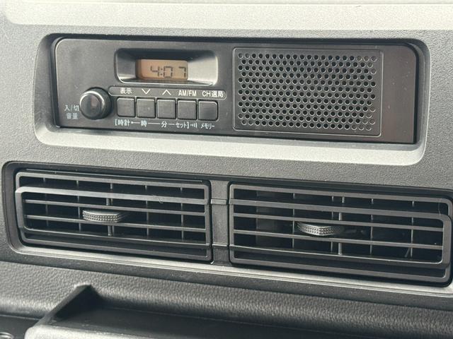 ハイゼットカーゴ 中古車 ＤＸ新車保証継承付　１ｄｉｎラジオ　５ＭＴ　ＥＴＣ　両側スライドドア　オートライト　ＬＥＤヘッドライト　衝突軽減ブレーキ　オートマチックハイビーム　横滑り防止装置　アイドリングストップ