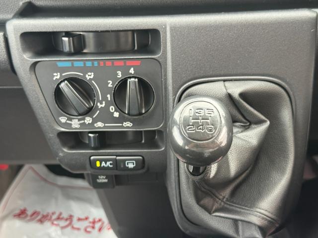 ハイゼットカーゴ 中古車 ＤＸ新車保証継承付　１ｄｉｎラジオ　５ＭＴ　ＥＴＣ　両側スライドドア　オートライト　ＬＥＤヘッドライト　衝突軽減ブレーキ　オートマチックハイビーム　横滑り防止装置　アイドリングストップ