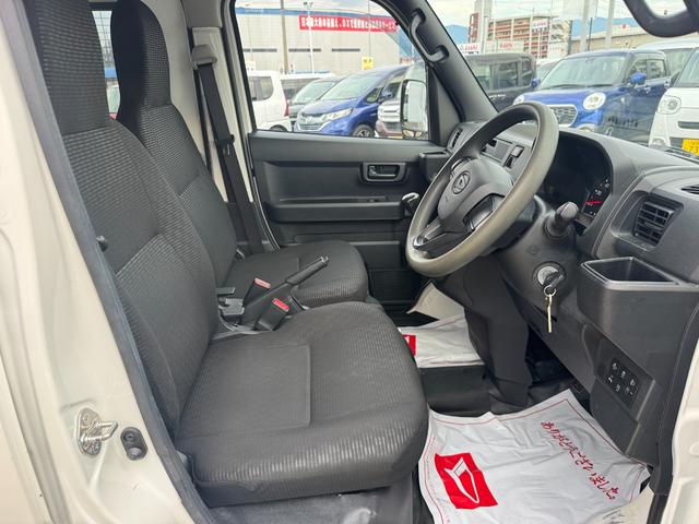 ハイゼットカーゴDX新車保証継承付 1dinラジオ 5MT ETC 両側スライドドア オートライト LEDヘッドライト 衝突軽減ブレーキ オートマチックハイビーム 横滑り防止装置 アイドリングストップ(福岡県)の中古車