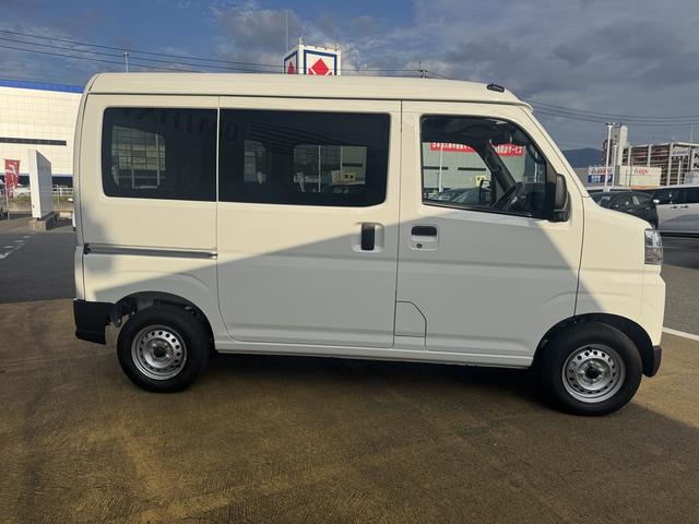 ハイゼットカーゴＤＸ新車保証継承付　ディスプレイオーディオ　両側スライドドア　オートライト　ＬＥＤヘッドライト　衝突軽減ブレーキ　オートマチックハイビーム　横滑り防止装置　アイドリングストップ　クリアランスソナー（福岡県）の中古車