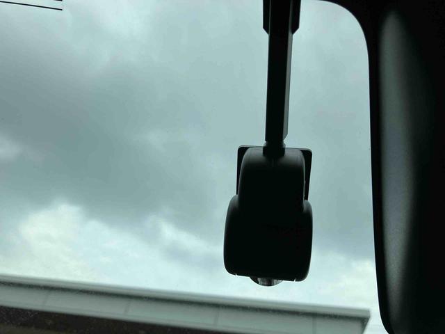 ロッキープレミアムＧ　ＨＥＶ記録簿　エアバッグ　アルミホイール　ＡＢＳ　１オーナー　禁煙車　キ−フリ−　車線逸脱警報装置　踏み間違い防止　オートマチックハイビーム　Ｓヒーター　Ｄレコ（山口県）の中古車
