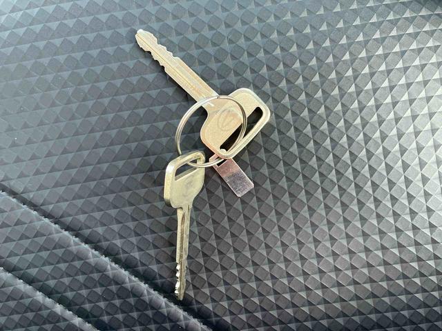 ハイゼットトラックスタンダード整備記録簿　パワステ付　切替式４ＷＤ　エアコン付　シングルエアバッグ　ＡＢＳ（山口県）の中古車