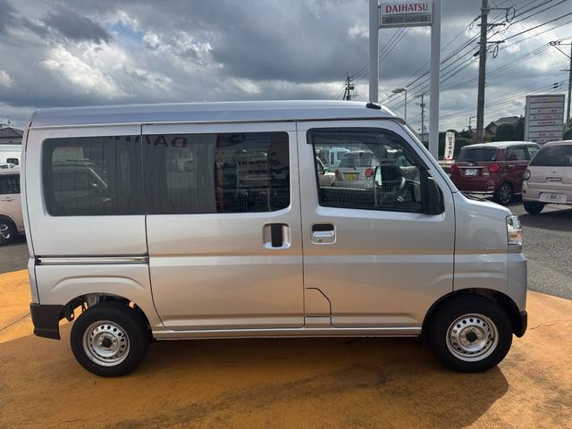 ハイゼットカーゴＤＸ令和５年式　オーディオレス　衝突低減ブレーキ　弊社デモカーＵＰ車（福岡県）の中古車