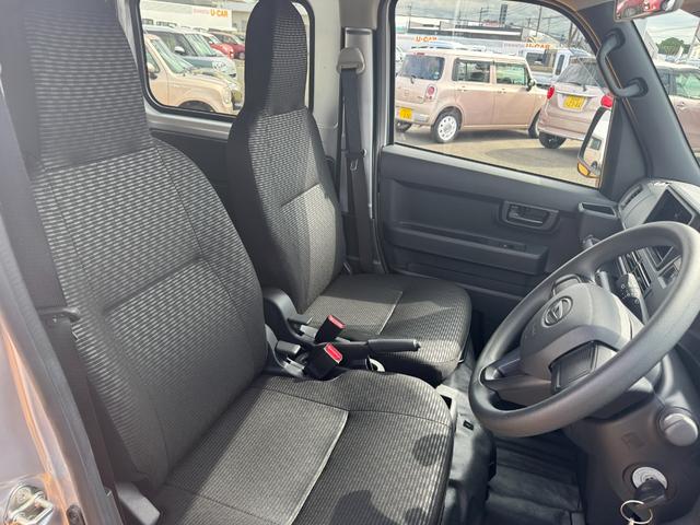ハイゼットカーゴＤＸ令和５年式　オーディオレス　衝突低減ブレーキ　弊社デモカーＵＰ車（福岡県）の中古車