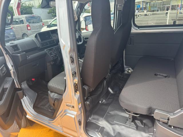 ハイゼットカーゴＤＸ令和５年式　オーディオレス　衝突低減ブレーキ　弊社デモカーＵＰ車（福岡県）の中古車
