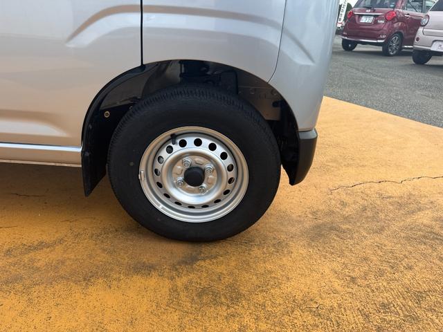 ハイゼットカーゴＤＸ令和５年式　オーディオレス　衝突低減ブレーキ　弊社デモカーＵＰ車（福岡県）の中古車