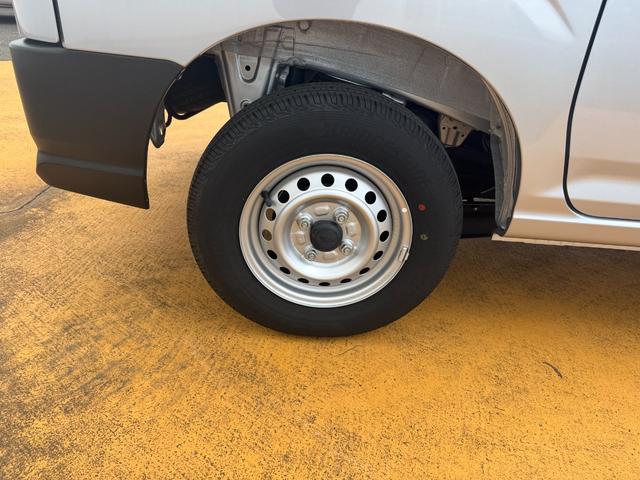 ハイゼットカーゴＤＸ令和５年式　オーディオレス　衝突低減ブレーキ　弊社デモカーＵＰ車（福岡県）の中古車