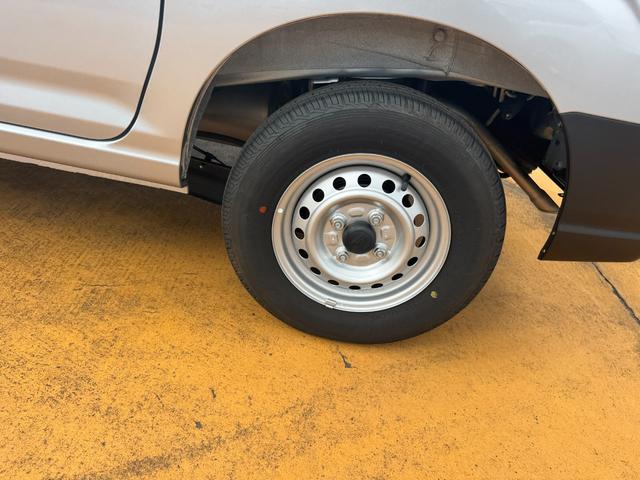 ハイゼットカーゴＤＸ令和５年式　オーディオレス　衝突低減ブレーキ　弊社デモカーＵＰ車（福岡県）の中古車