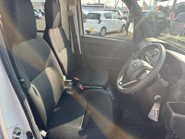 ハイゼットカーゴＤＸ令和６年式　弊社デモカーＵＰ車　衝突低減ブレーキ（福岡県）の中古車