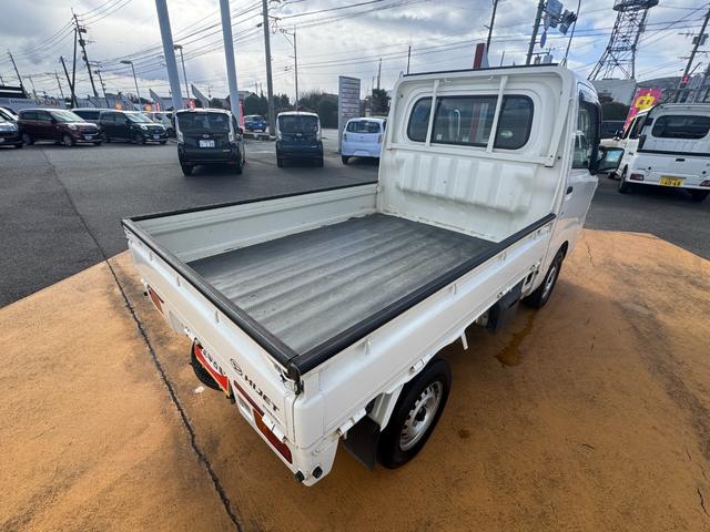 ハイゼットトラックスタンダード４ＷＤ　５ＭＴ　マニュアル車　１ｄｉｎラジオ（福岡県）の中古車