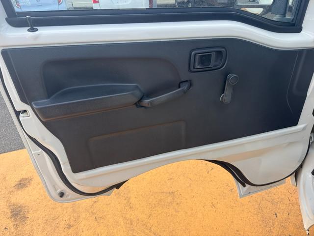 ハイゼットトラックスタンダード４ＷＤ　５ＭＴ　マニュアル車　１ｄｉｎラジオ（福岡県）の中古車