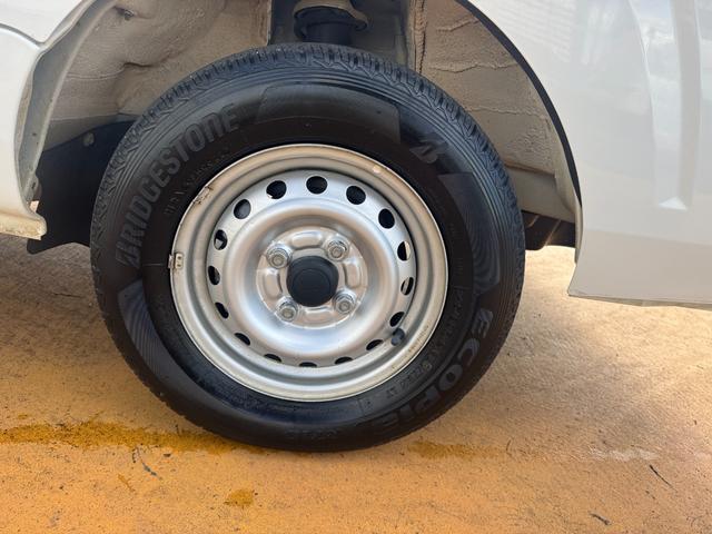 ハイゼットトラックスタンダード４ＷＤ　５ＭＴ　マニュアル車　１ｄｉｎラジオ（福岡県）の中古車