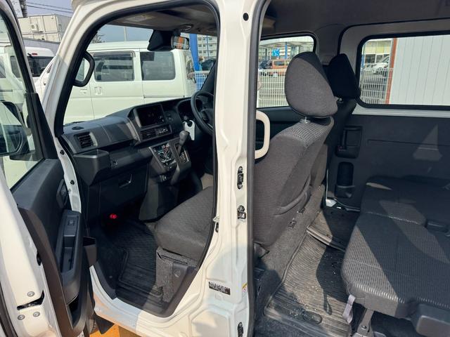 ハイゼットカーゴデッキバンＧ弊社デモカーＵＰ車　新車保証継承付　オーディオレス　プッシュボタンスタート（福岡県）の中古車