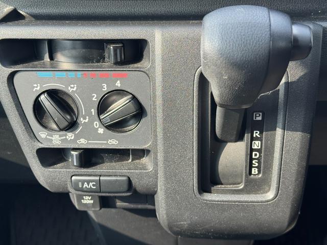 ハイゼットカーゴデッキバンＧ弊社デモカーＵＰ車　新車保証継承付　オーディオレス　プッシュボタンスタート（福岡県）の中古車