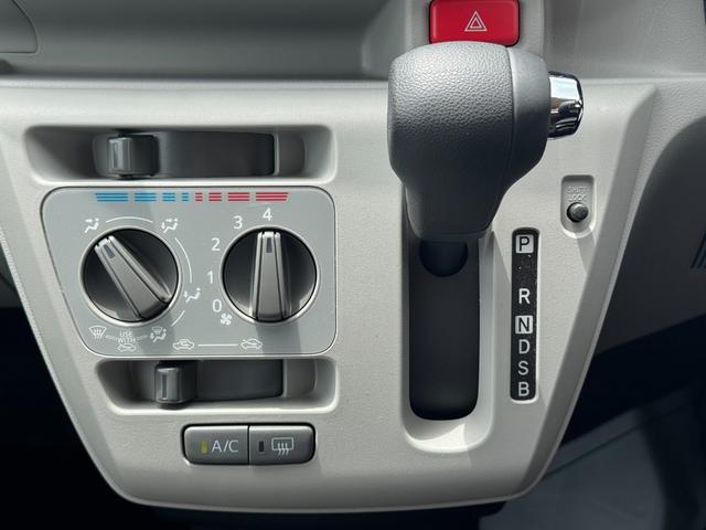 ミライースX SAIII新車保証継承付 弊社デモカーUP車 オーディオレス オートライト LEDヘッドライト 衝突軽減ブレーキ オートマチックハイビーム 横滑り防止装置 アイドリングストップ クリアランスソナー(福岡県)の中古車